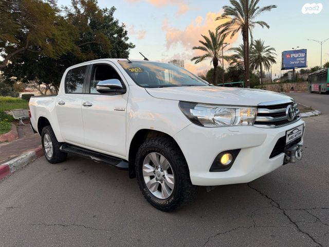 מודעת רכב טויוטה היילקס 1