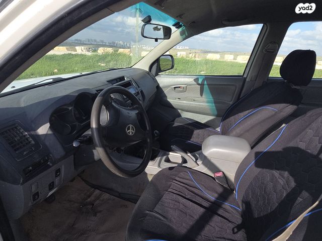 מודעת רכב טויוטה היילקס ויגו