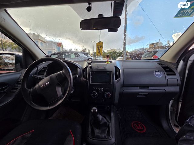 מודעת רכב איסוזו די-מקס