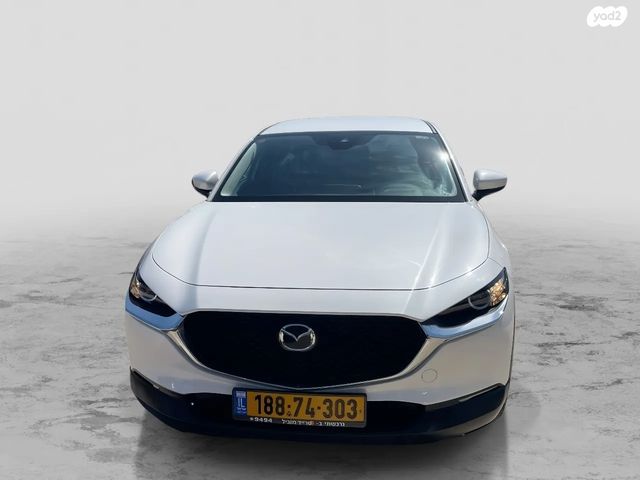 מודעת רכב מאזדה CX-30