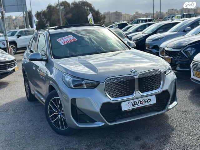 מודעת רכב ב מ וו IX1