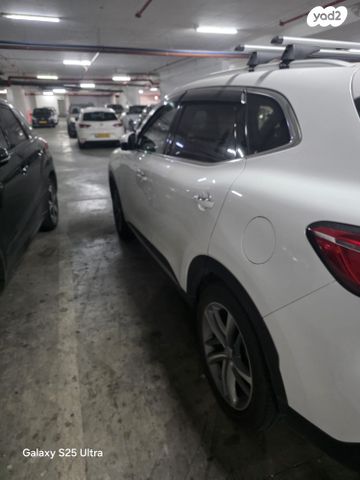 מודעת רכב אם ג'י EHS PHEV