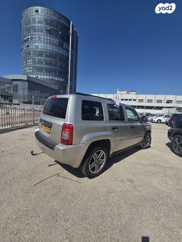 מודעת רכב ג'יפ פטריוט 2