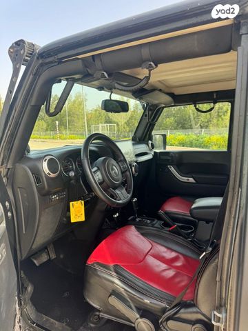 מודעת רכב ג'יפ רנגלר