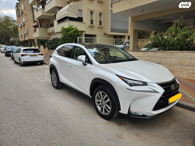 מודעת רכב לקסוס NX