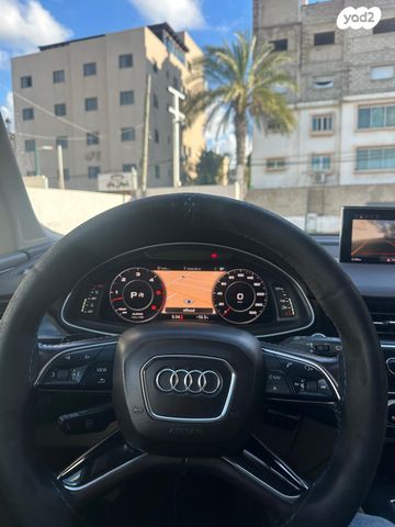מודעת רכב אאודי Q7 1