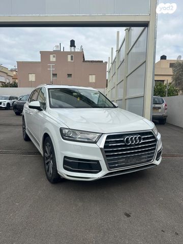 מודעת רכב אאודי Q7