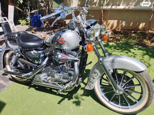 מודעת רכב הרלי דיווידסון ספורטסטר 883
