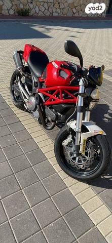 מודעת רכב דוקאטי מונסטר 696