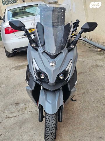 מודעת רכב סאן יאנג קרוזים 300