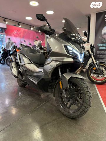 מודעת רכב סאן יאנג ADX 300