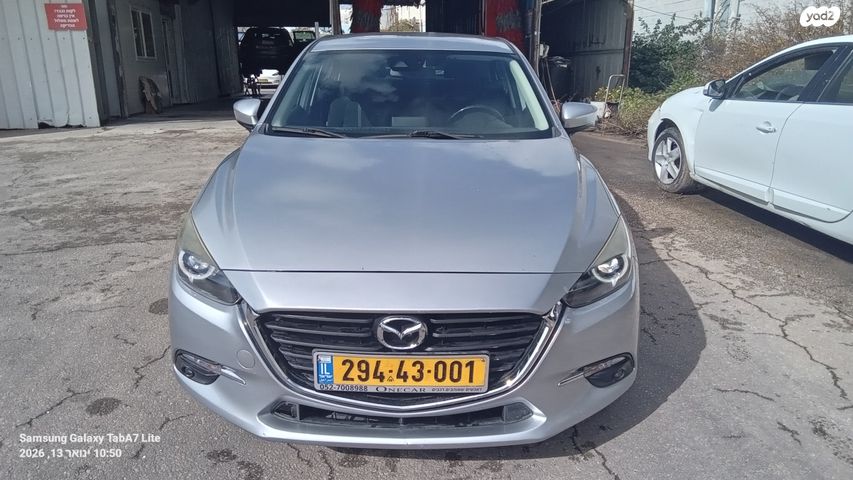 מודעת רכב מאזדה 3