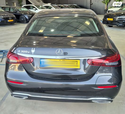 מודעת רכב מרצדס-בנץ E-class 2