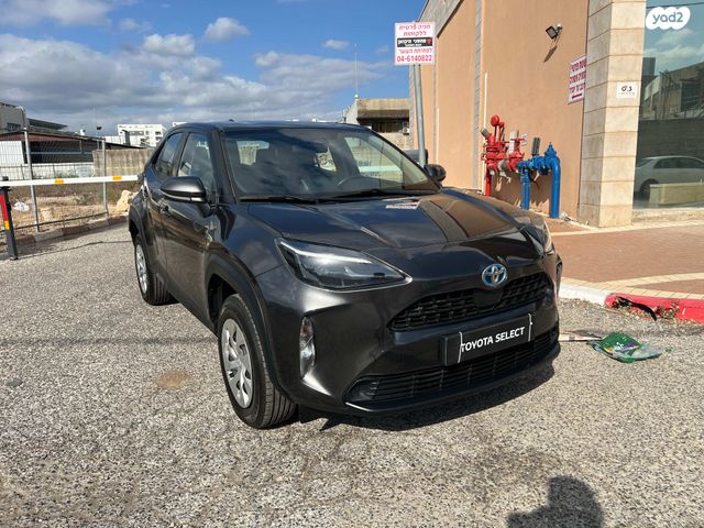 מודעת רכב טויוטה יאריס קרוס