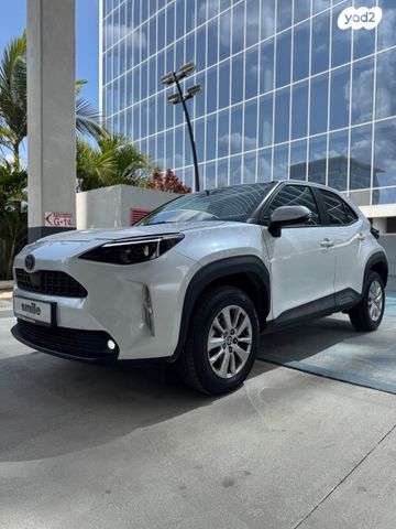 מודעת רכב טויוטה יאריס קרוס