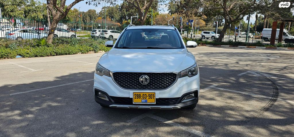 מודעת רכב אם ג'י ZS