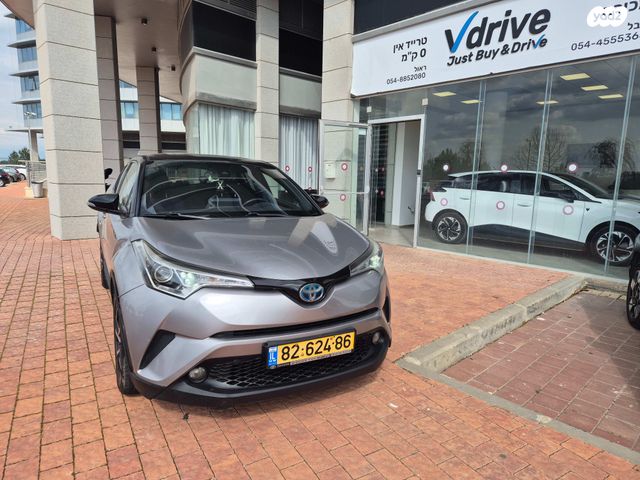מודעת רכב טויוטה C-HR