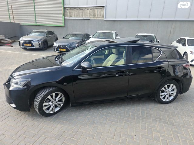 מודעת רכב לקסוס CT 2