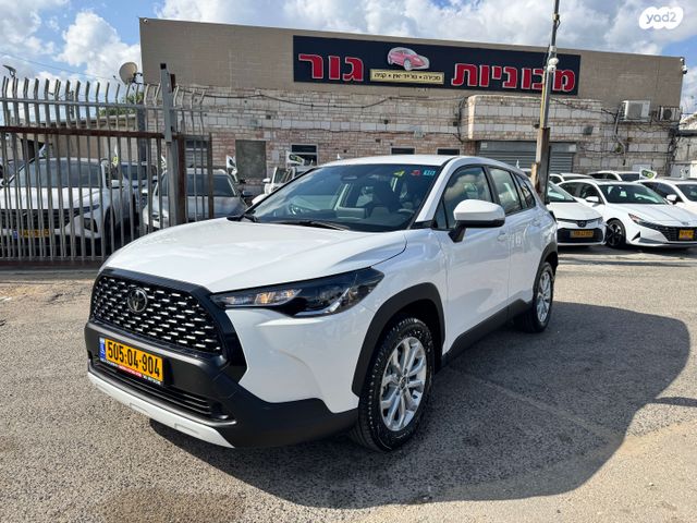 מודעת רכב טויוטה קורולה קרוס