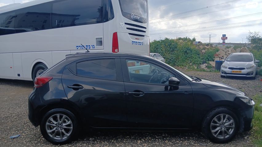 מודעת רכב מאזדה 2