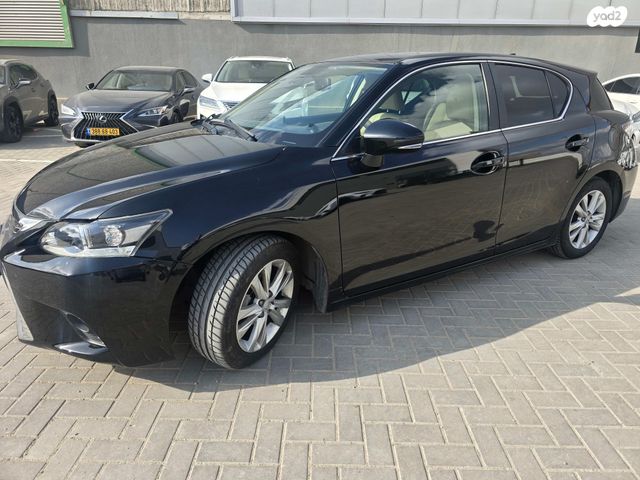 מודעת רכב לקסוס CT