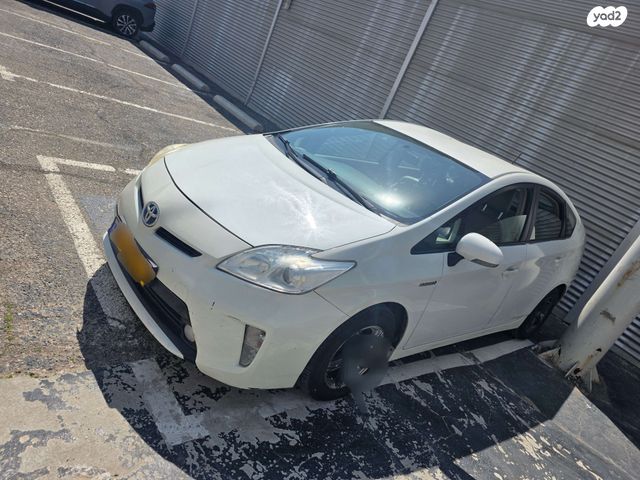 מודעת רכב טויוטה פריוס