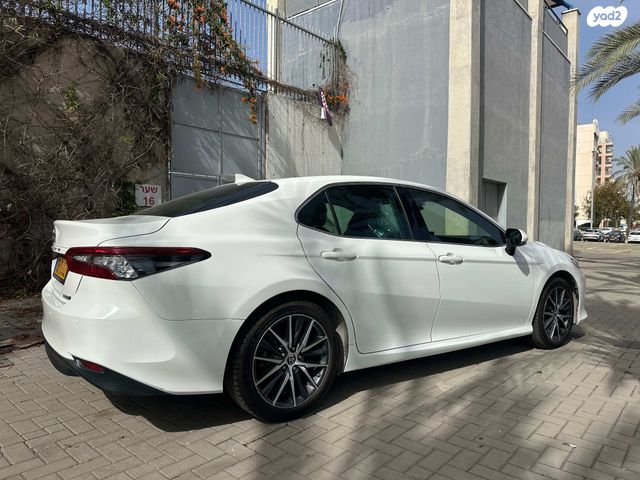 מודעת רכב טויוטה קאמרי 1