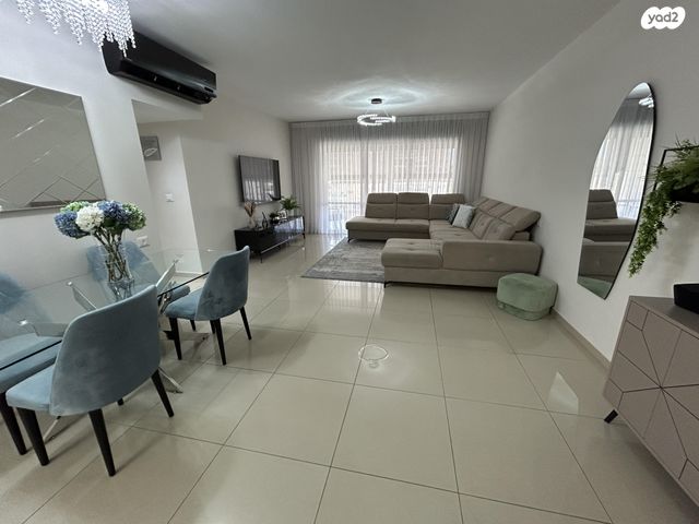 שביל חודשי השנה 15