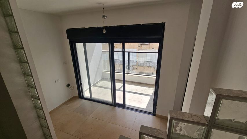 ארלוזורוב 73