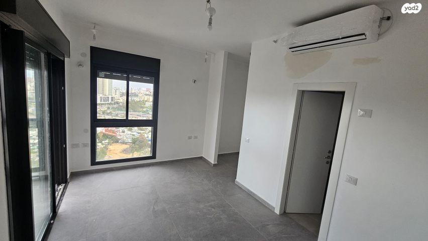 אהוד מנור 32