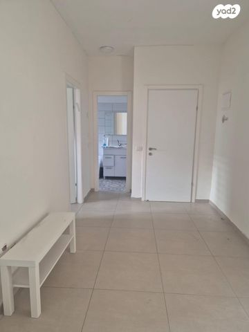 הרב עוזיאל 32