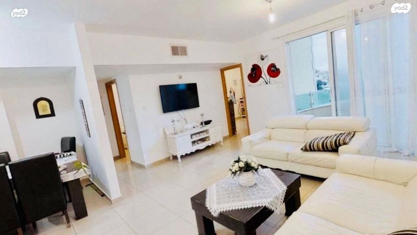 שדרות מנחם בגין 11