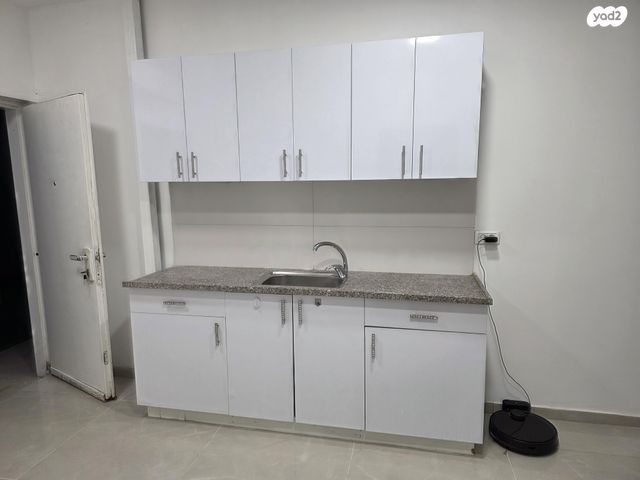 מונטיפיורי 38