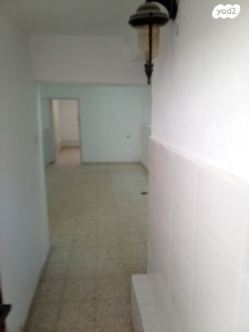 כיכר החשמונאים 16