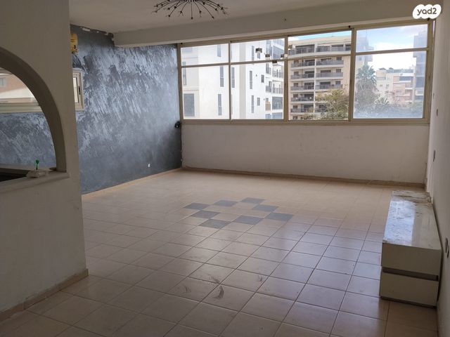 גיורא יוספטל 37