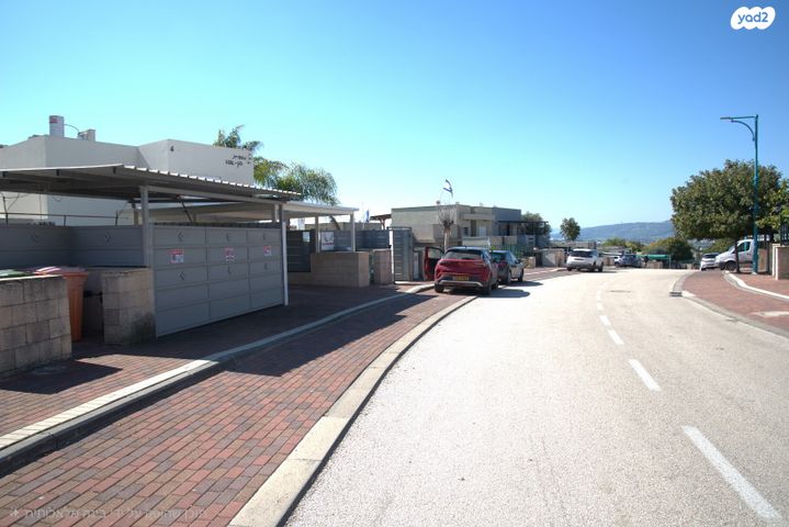 דו משפחתי, אחוזת ברק