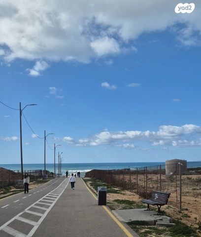 הגוש הגדול, רמת אביב החדשה, נופי ים