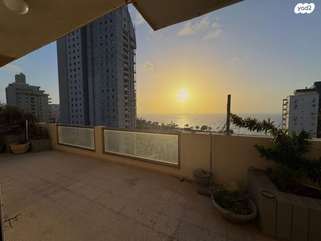 גג/ פנטהאוז