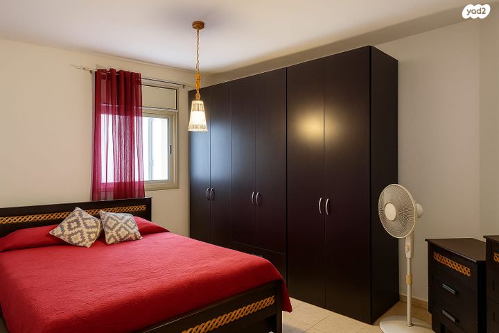 ד"ר יהודה פרח 