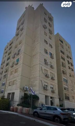 דירה, עינות, ערד