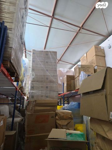 מחסנים, תל מונד