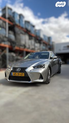 מודעת רכב לקסוס IS