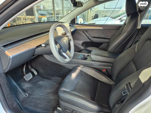 מודעת רכב טסלה מודל Y