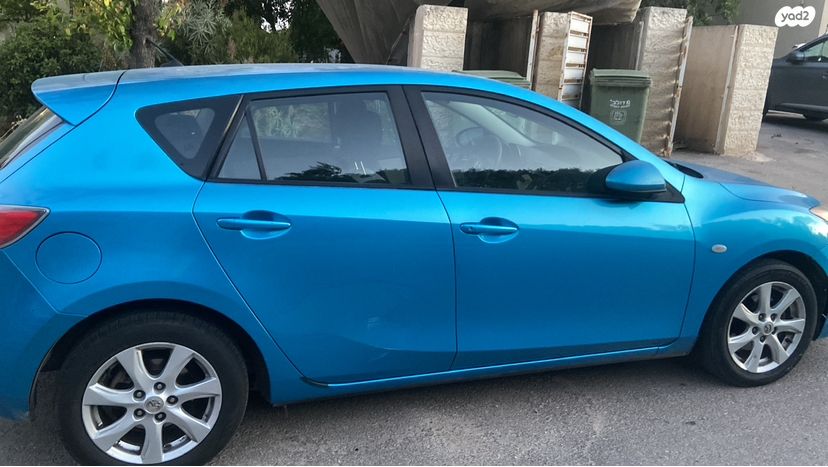 מודעת רכב מאזדה 3