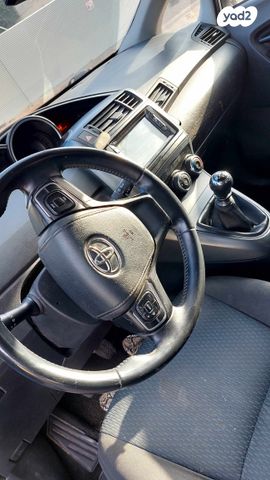 מודעת רכב טויוטה ורסו