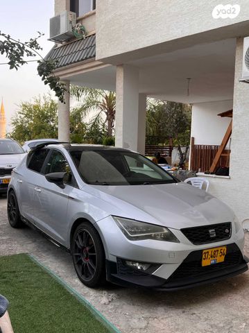 מודעת רכב סיאט לאון