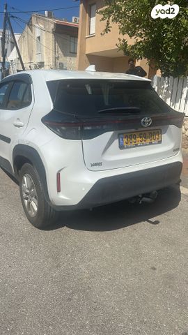 מודעת רכב טויוטה יאריס קרוס