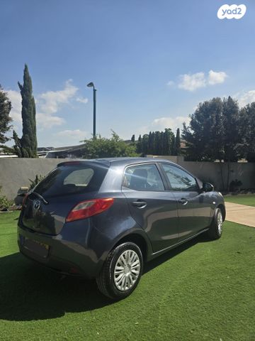 מודעת רכב מאזדה 2