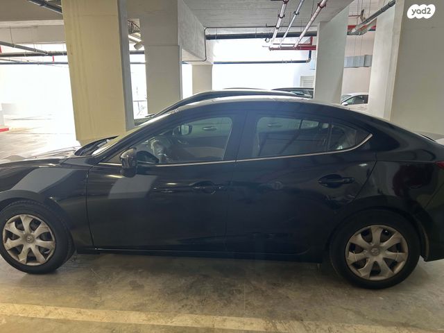 מודעת רכב מאזדה 3