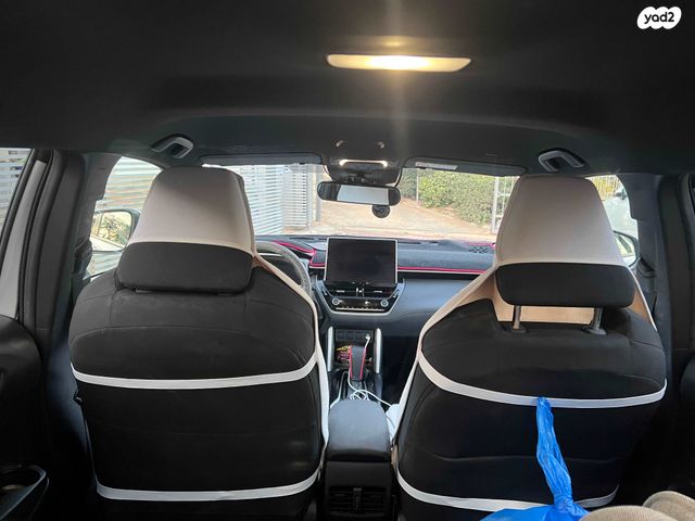 מודעת רכב טויוטה קורולה קרוס